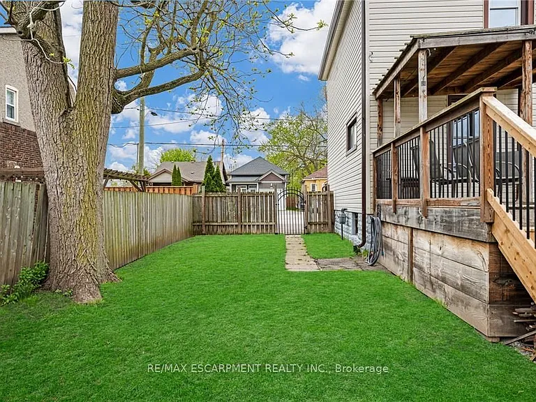 112 Oakland Ave — Photo 28