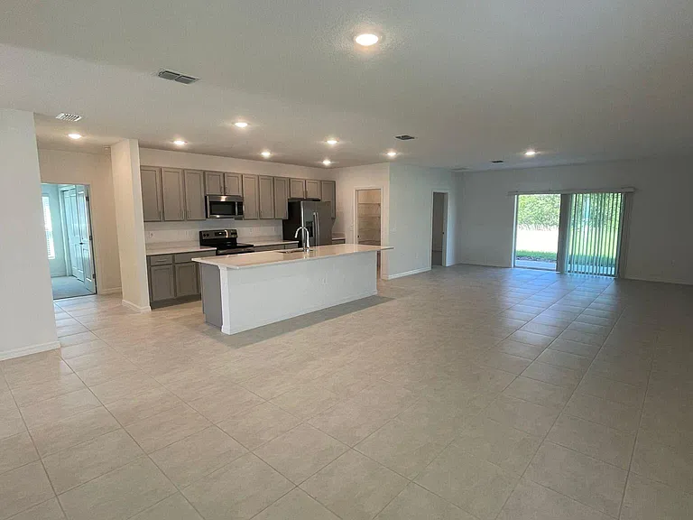 176 Citrine Loop — Photo 2