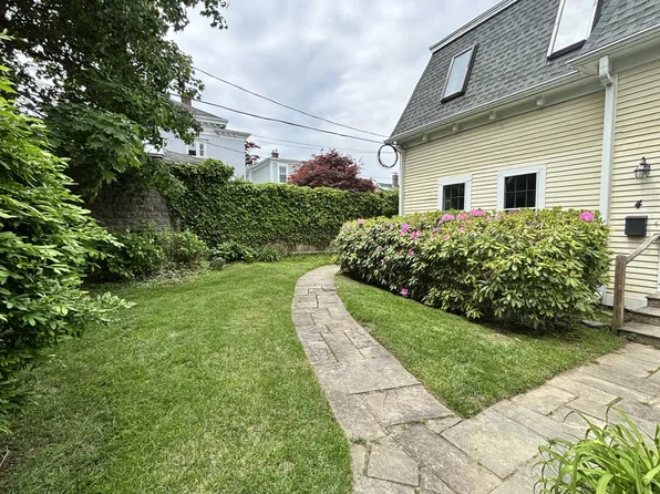 45 Ayrault St, Newport, RI