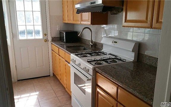3rd image of 285 Belmont Ave