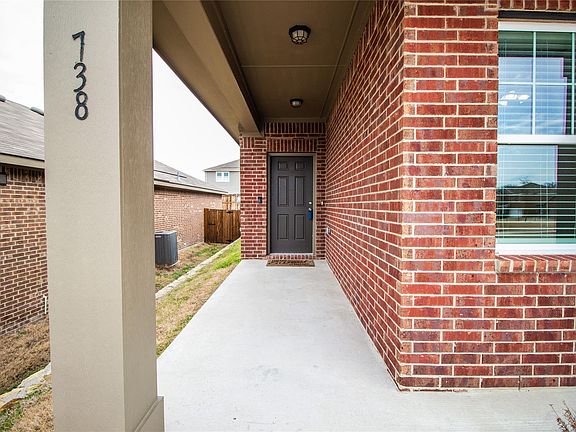 3rd image of 738 Wilshire Dr
