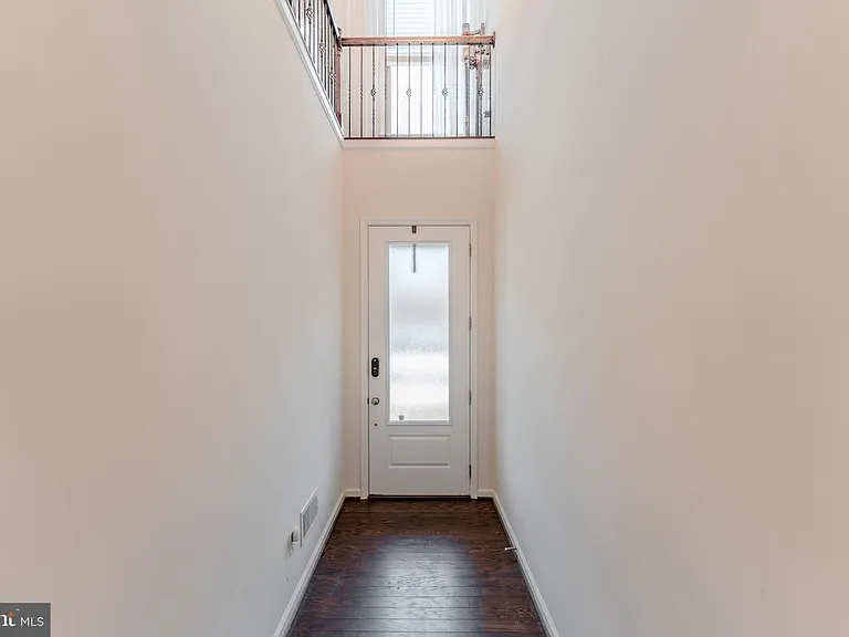 42506 Dogwood Glen Sq — Photo 4