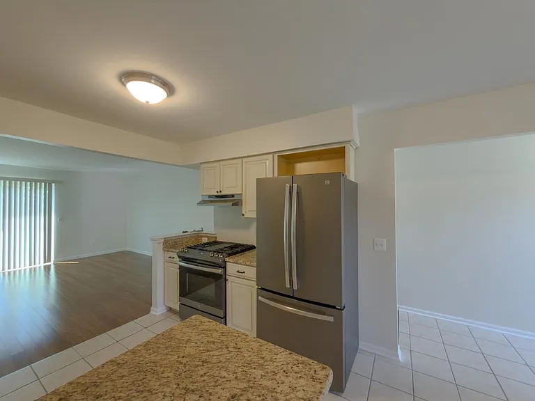 11575 Lynhurst Dr — Photo 4