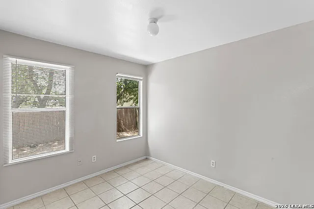 7575 Windsor Oaks — Photo 21