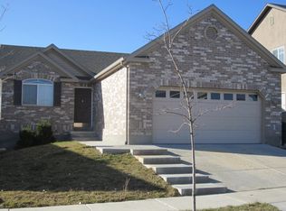8356 S Sawtooth Oak Dr, West Jordan, UT 84081