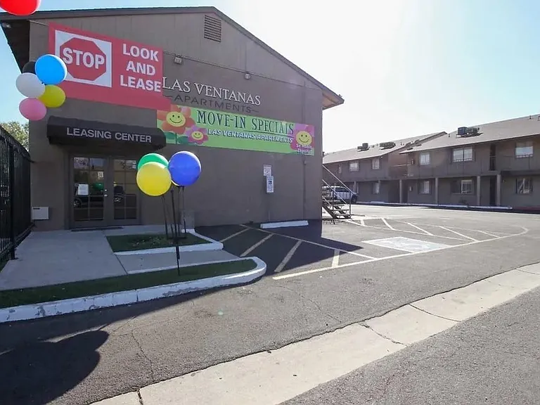 Las Ventanas Apartments — Photo 13