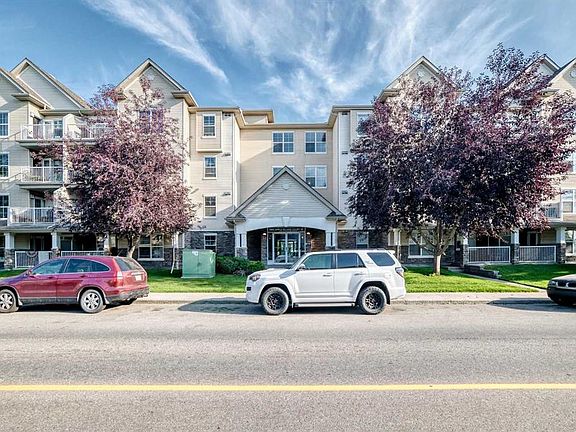 2nd image of 2000 S Applevillage Ct SE #411