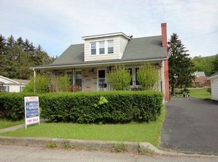 217 7th Ave, Burnham, PA 17009