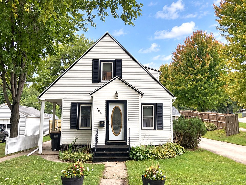 1st image of 706 7th St