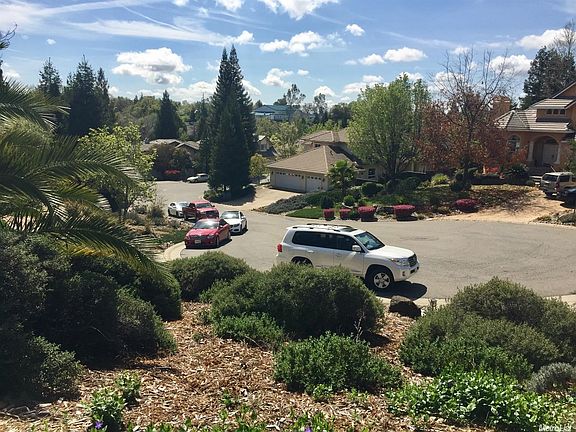3rd image of 1701 Farmington Ct