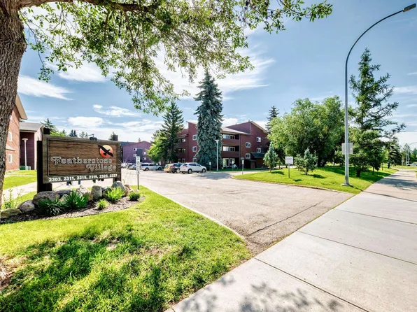 2303 119th St NW #104, Edmonton, AB T6J 4E2