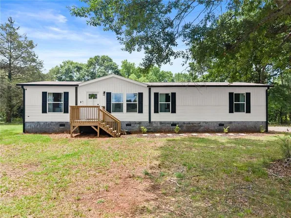4046 Holly Springs Rd, Gillsville, GA 30543