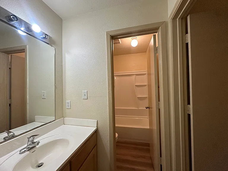 613 Bernard St #6 — Photo 7
