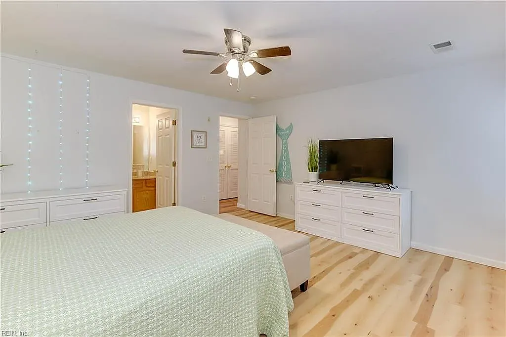 3 bed, 1270 sqft, $2,245 — Photo 1