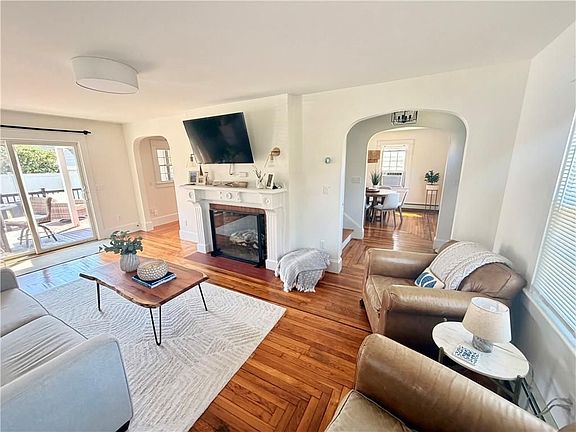 3rd image of 61 Bliss Rd