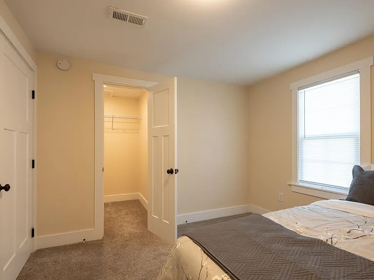 634 N Adams St — Photo 13