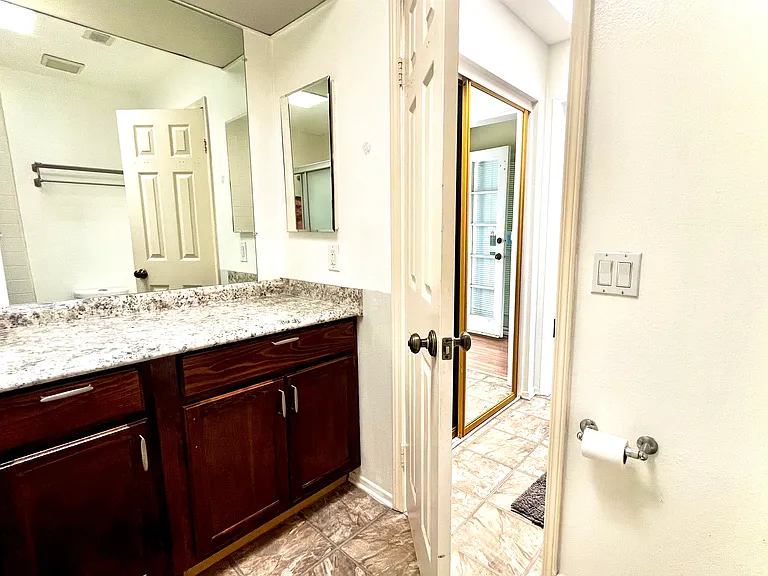 5142 Dunbar Dr #3 — Photo 2