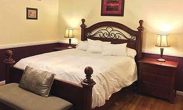 Queen Bed w/ Sleep Number