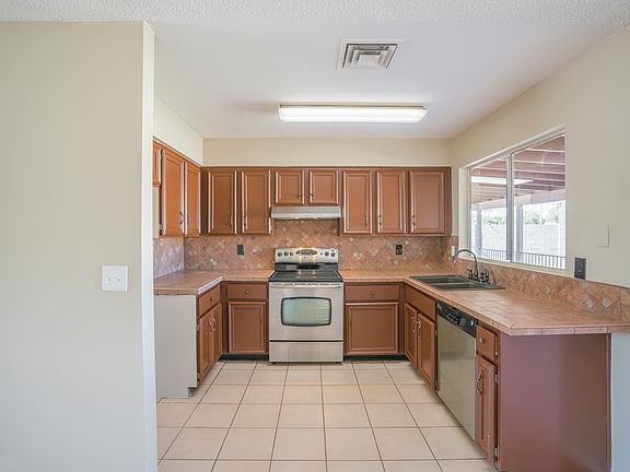 3rd image of 4750 W Villa Theresa Dr