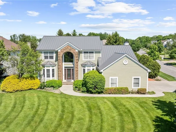 35 W Orange Hill Cir, Orange, OH 44022