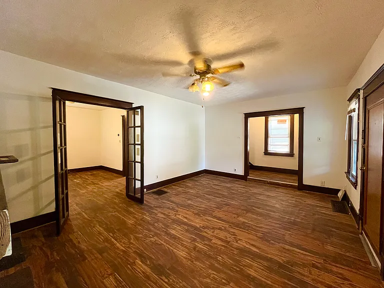 229 Medford St — Photo 15