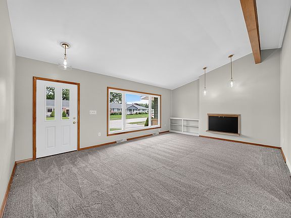3rd image of 2074 Andover Ln