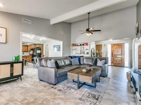2104 Yellowstone Dr, Yukon, OK 73099