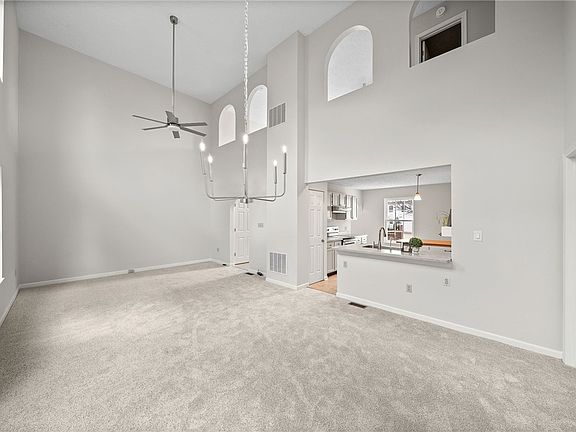 4th image of 1157 Old Farm Rd