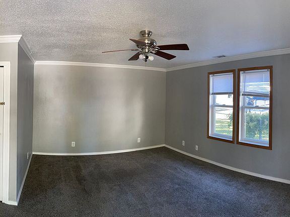 2nd image of 1003 S Emporia St