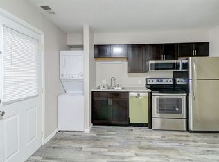 1527 Lincolnshire Dr #3, Champaign, IL 61821