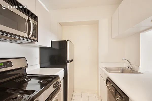 Rented by Compass | media 30