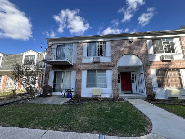 2142 Allen Boulevard #4, Middleton, WI 53562