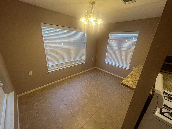 4th image of 1404 Park Pl