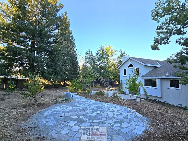 107 Oneill Ct — Photo 3