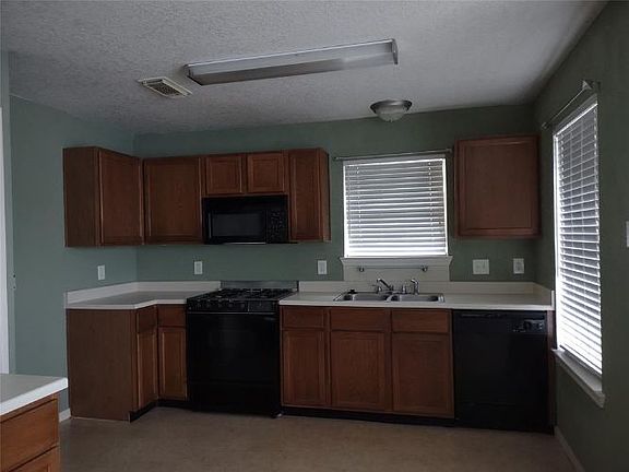 3rd image of 8319 Berkely Ct