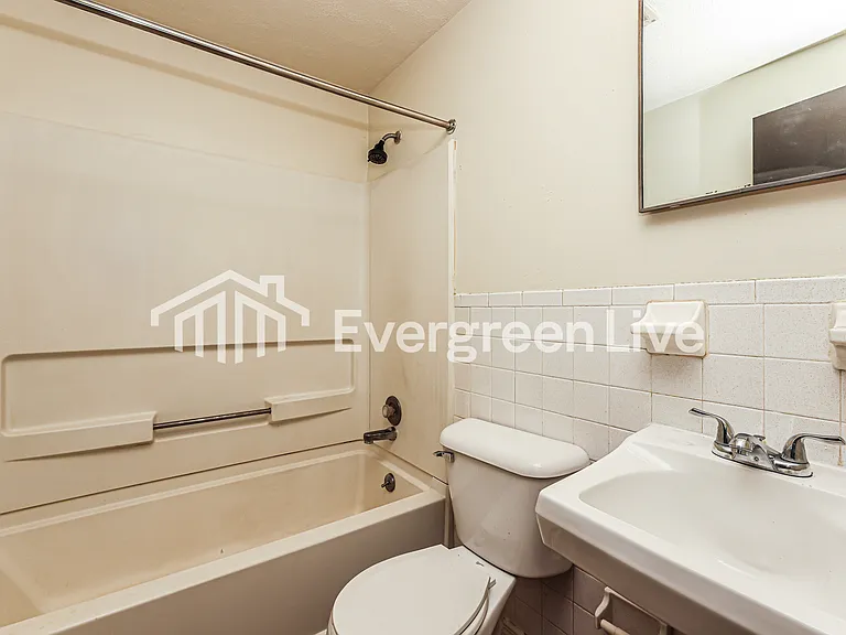 7398 Calmcrest Ct — Photo 10