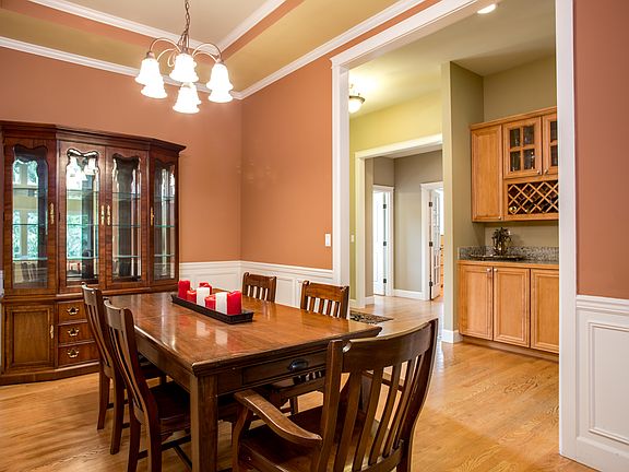 formal dining with buffet