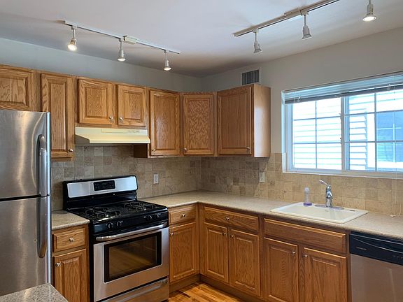 4th image of 18 Yennicock Ave