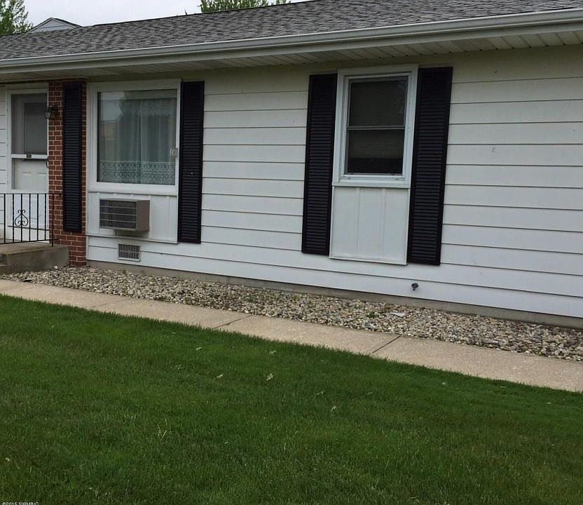 1st image of 484 Leisure Acres St #484