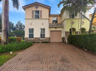 5224 SW 77th Way, Davie, FL 33328