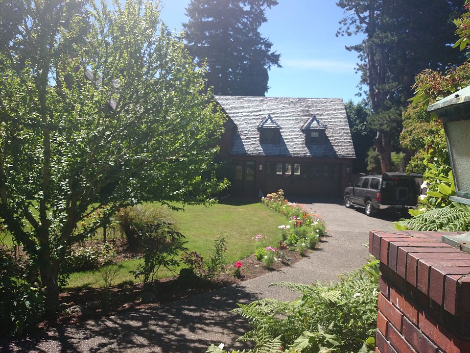 2nd image of 3020 Magnolia Blvd W