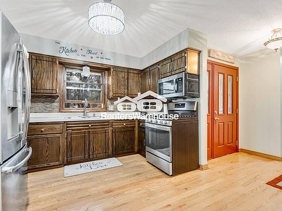 4th image of 973 91st Ave NE