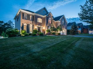 23 Sassinoro Blvd, Cortlandt Manor, NY 10567