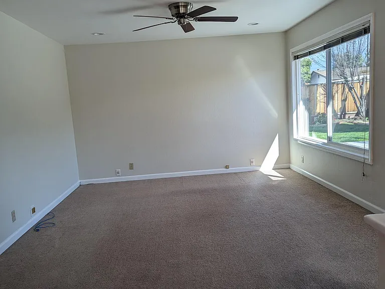 4033 Cid Way — Photo 12