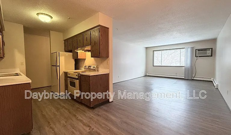 3024 9 1/2 St N #303 — Photo 2