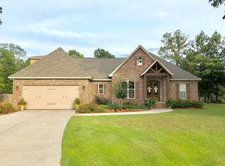 10 W Crockett Dr, Sumrall, MS 39482