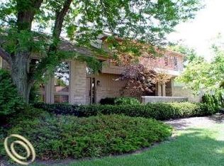 31100 Claymore Rd, Farmington Hills, MI 48331