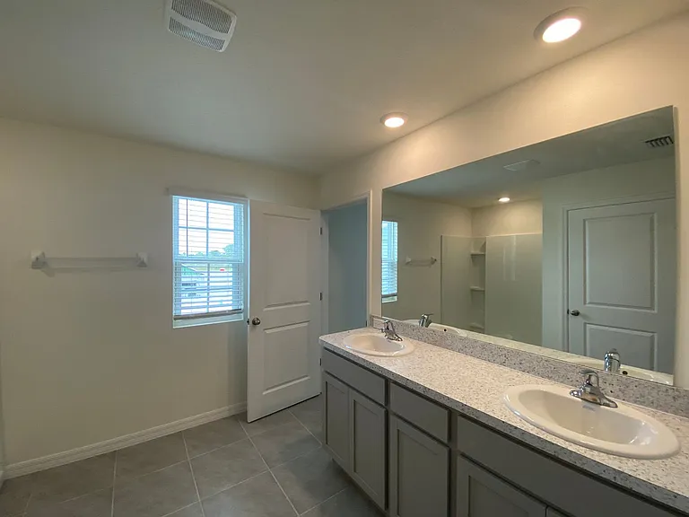 2113 NW 247th Dr — Photo 33