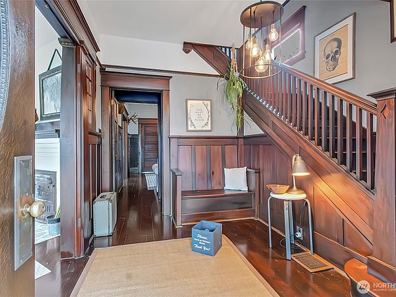 4th image of 926 S Ainsworth Avenue