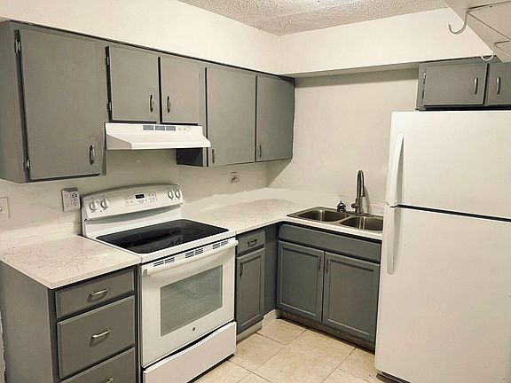 3rd image of 917 Lora St #1
